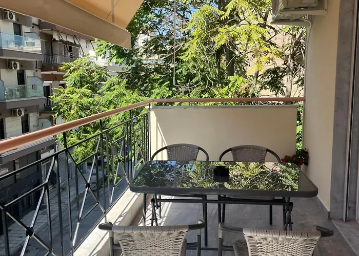 Διαμέρισμα Modern Family Nest Skg